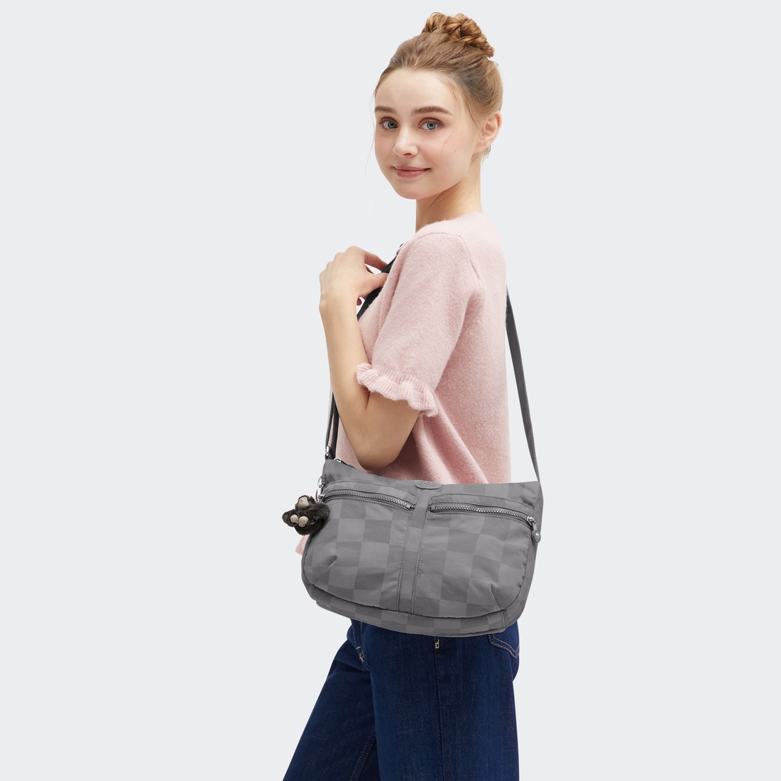 インバイティンググレーエンボス