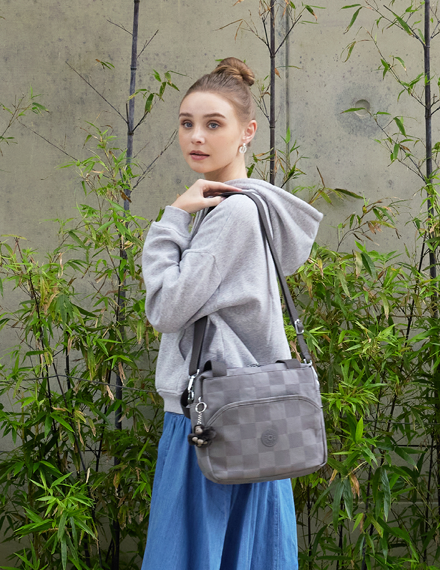 日本限定コレクション Inviting Gr Emb (インバイティンググレーエンボス)」